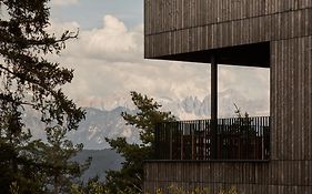 Saltus, Small Luxury Hotels Slh
